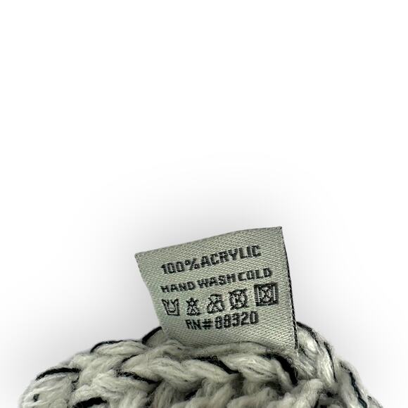 C.C Beanie NWT Cable Knit Cuffed Beanie Adult One Size White/Black Winter Hat - Picture 6 of 7